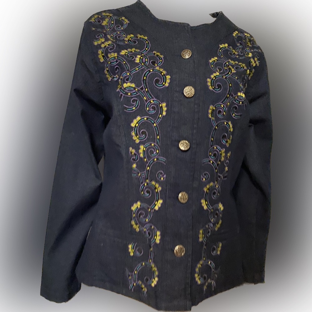 Choices Women’s Embroidered Blue Denim Jacket Size Medium Button Front